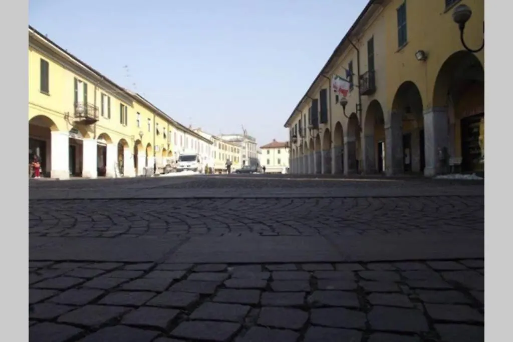 Rocks Appartamenti i Portici nel centro storico! Melzo